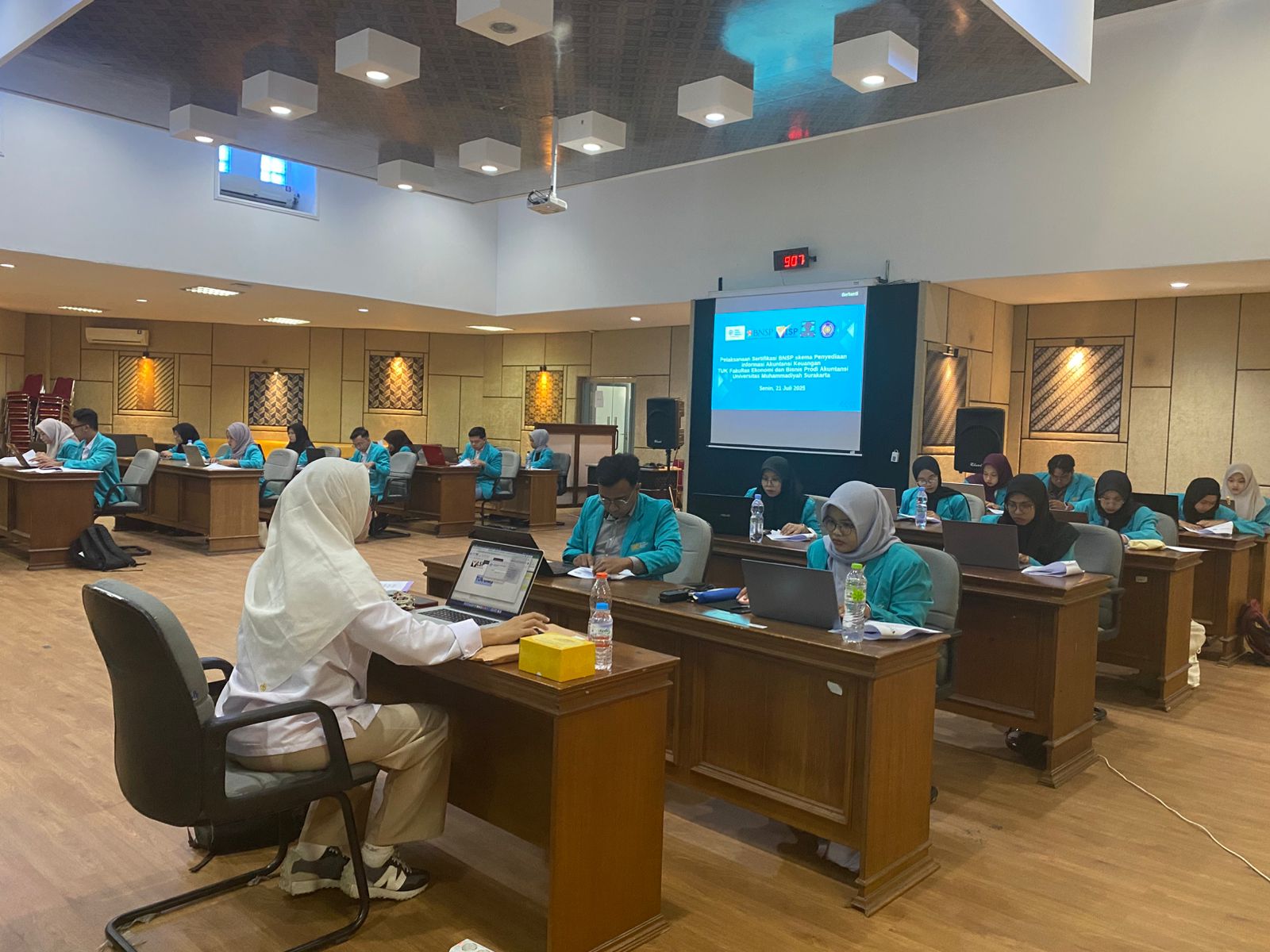 Sertifikasi BNSP skema Penyediaan informasi Akuntansi Keuangan Fakultas Ekonomi dan Bisnis Prodi Akuntansi Universitas Muhammadiyah Surakarta 21 Juli 2025