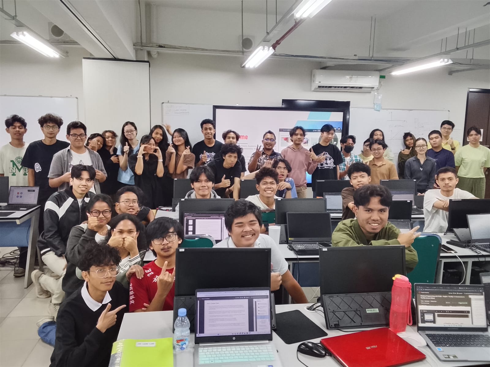 Pelatihan dan Sertifikasi Database Programmer UNIKA ATMAJAYA BSD 20 November 2025